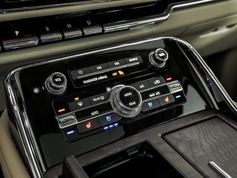 Used 2019 Lincoln Navigator Reserve image 28