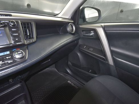 Used 2018 Toyota RAV4 XLE image 24