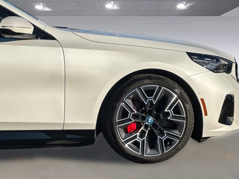 Used 2025 BMW i5 xDrive40 image 35