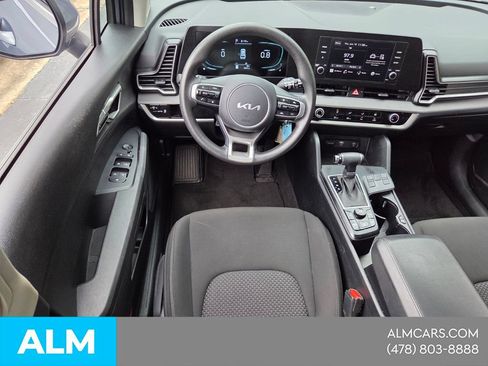 Used 2025 Kia Sportage LX FWD image 7