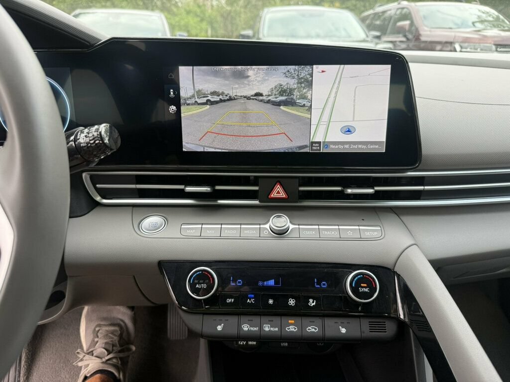 Used 2025 Hyundai Elantra SEL FWD image 6