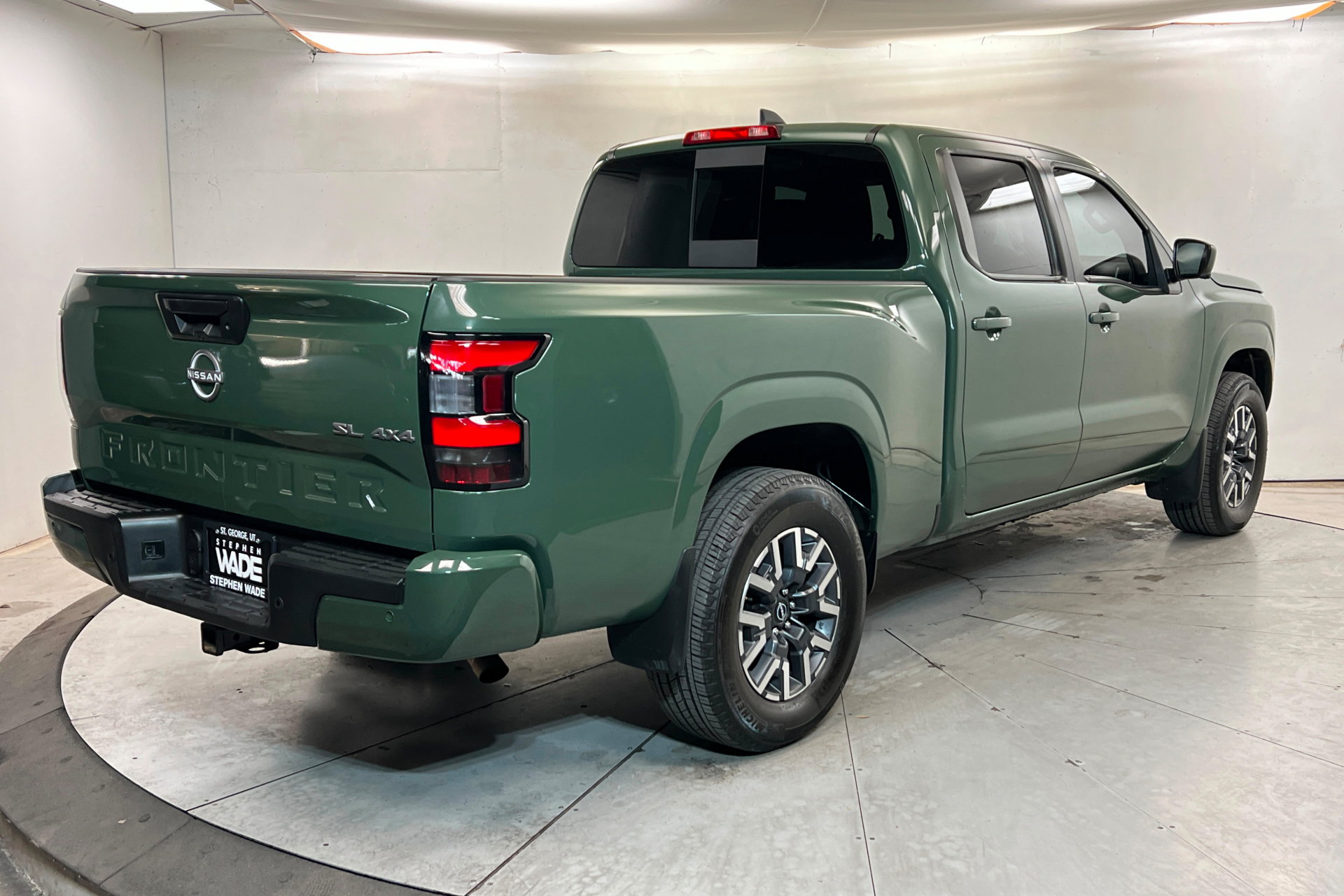 Used 2025 Nissan Frontier SL AWD/4WD image 6