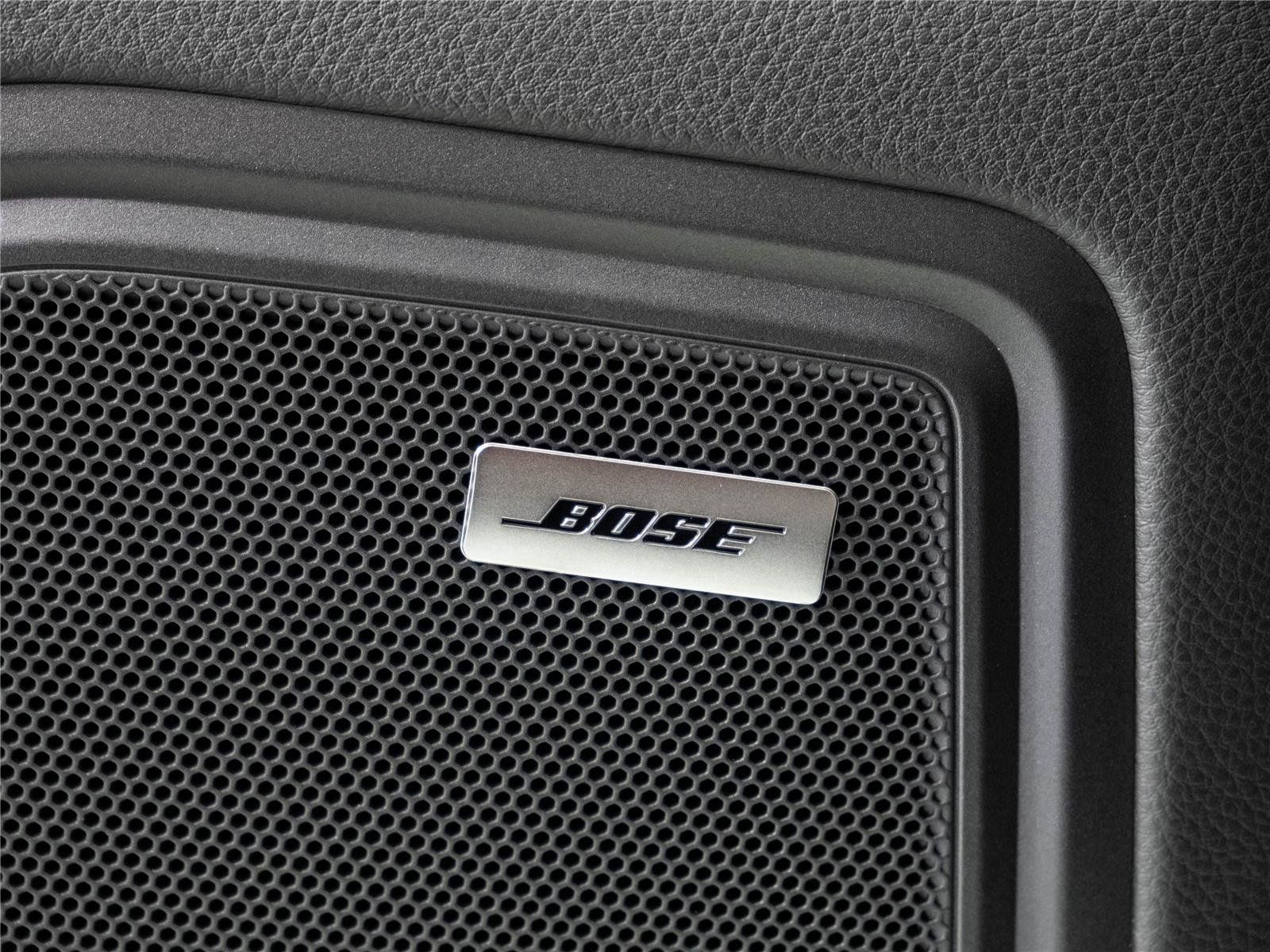 New 2026 Porsche Macan Turbo AWD/4WD image 7