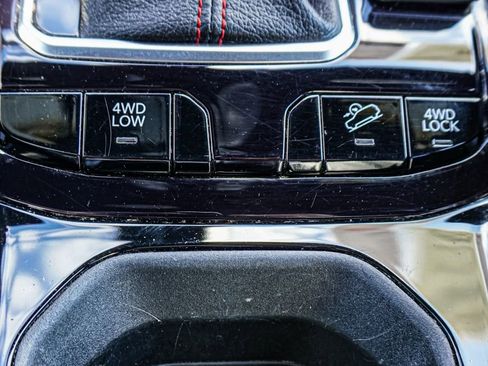 Used 2024 Jeep Compass Trailhawk image 43