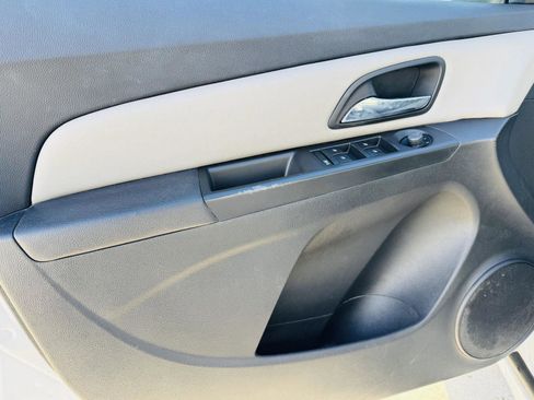 Used 2012 Chevrolet Cruze LS w/ Connectivity Package image 4