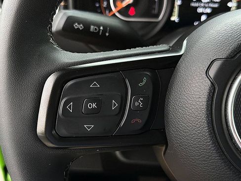Used 2025 Jeep Gladiator Sport w/ Premium Package AWD/4WD image 20