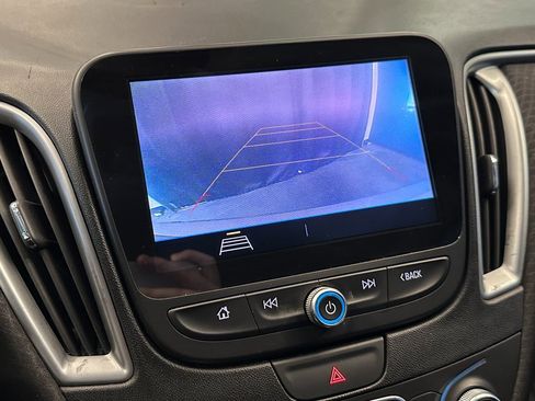 Used 2019 Chevrolet Malibu LS image 14