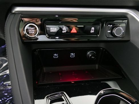 Certified 2025 Audi Q5 Premium w/ Convenience Package AWD/4WD image 20