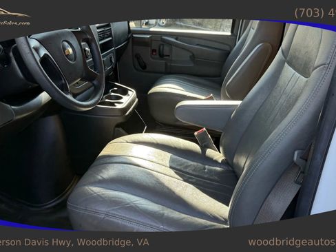 Used 2015 Chevrolet Express 3500 Extended image 11