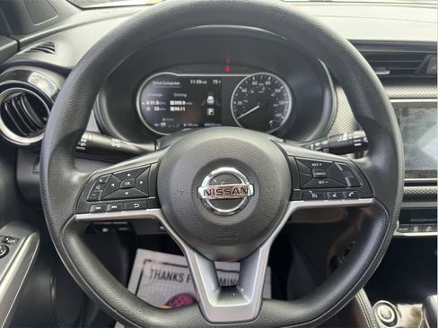 Used 2018 Nissan Kicks SV FWD image 16