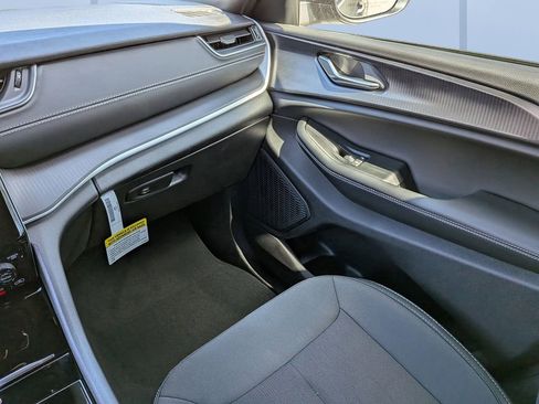 New 2026 Jeep Grand Cherokee Laredo RWD image 16