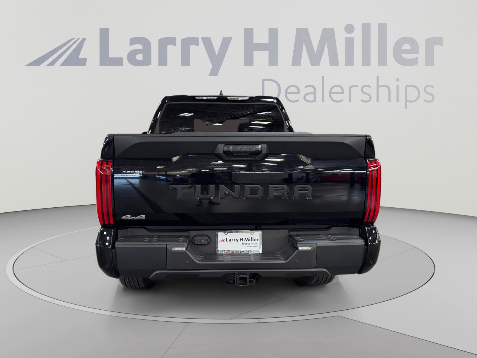 Used 2026 Toyota Tundra SR5 w/ SR5 Convenience Package AWD/4WD image 4