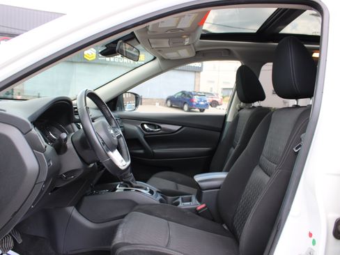 Used 2019 Nissan Rogue SV w/ Sun & Sound Touring Package AWD/4WD image 14