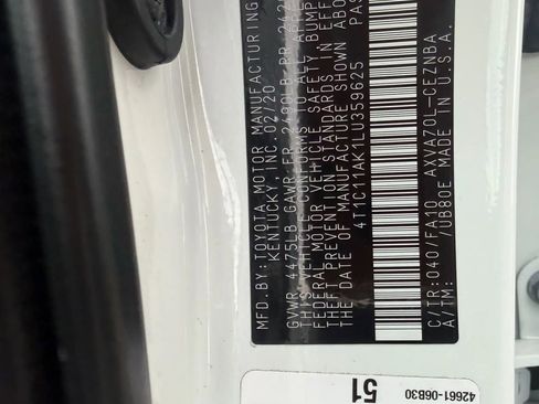 Used 2020 Toyota Camry LE image 29