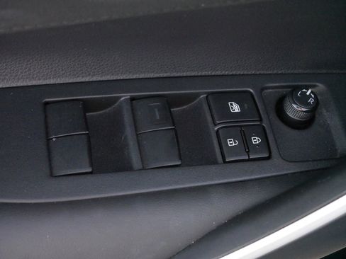 Certified 2020 Toyota Corolla SE image 19