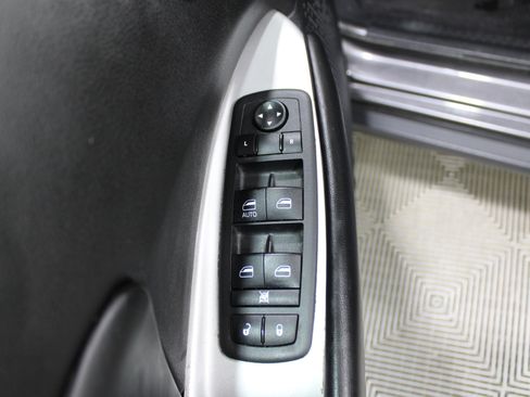 Used 2020 Dodge Journey SE w/ Blacktop Package image 6