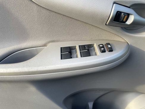 Used 2013 Toyota Corolla LE image 14