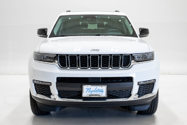 Used 2023 Jeep Grand Cherokee L Limited AWD/4WD image 4