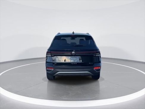 Used 2025 Volkswagen Taos SE AWD/4WD image 7