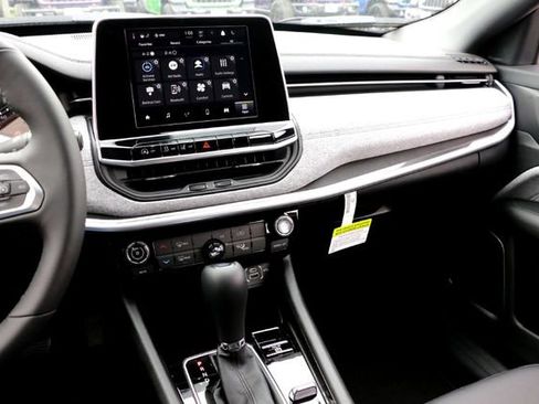 New 2026 Jeep Compass Latitude image 14