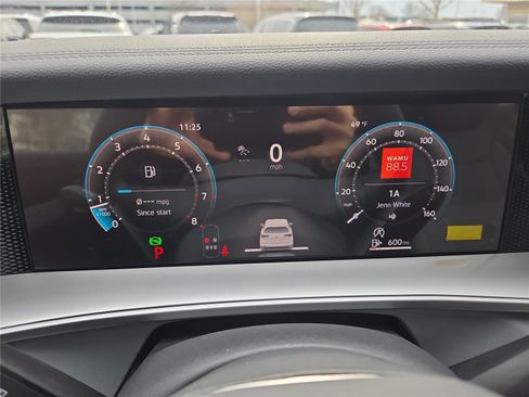 New 2026 Volkswagen Tiguan SE R-Line image 17