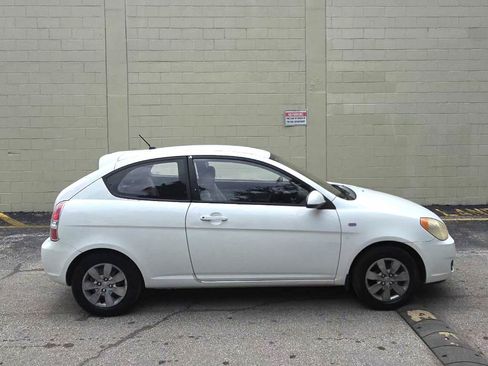 Used 2008 Hyundai Accent GS FWD image 1
