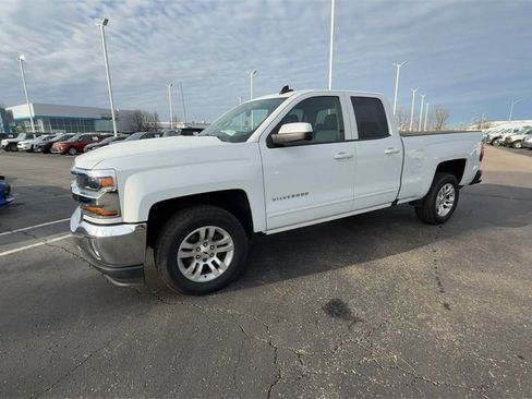 Used 2018 Chevrolet Silverado 1500 LT w/ All Star Edition image 4