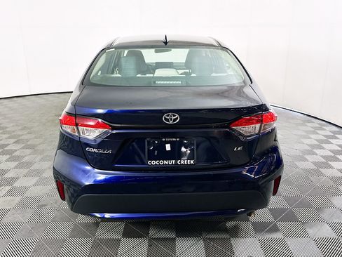 Used 2022 Toyota Corolla LE image 4
