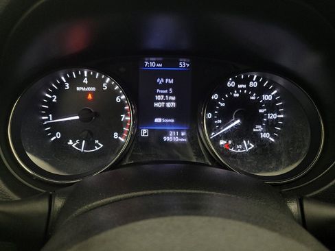 Used 2018 Nissan Rogue SV FWD image 23