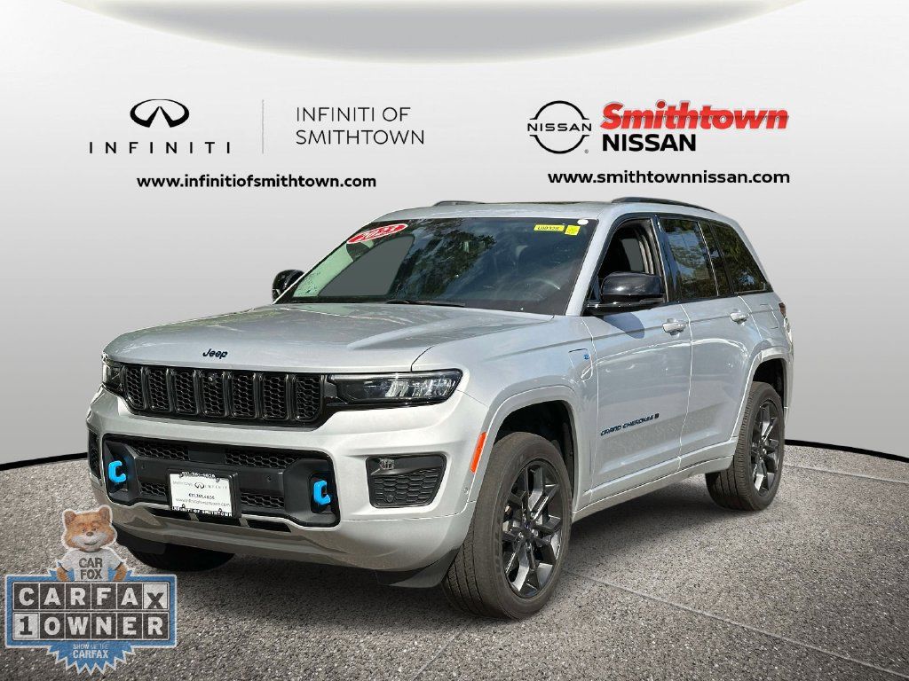 Used 2023 Jeep Grand Cherokee 30th Anniversary AWD/4WD image 3