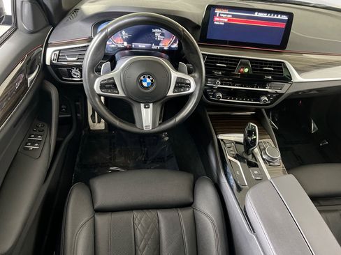 Used 2021 BMW 530i xDrive w/ M Sport Package image 23