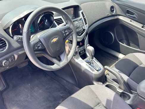 Used 2015 Chevrolet Cruze LT w/ Sun And Sound Package FWD image 2