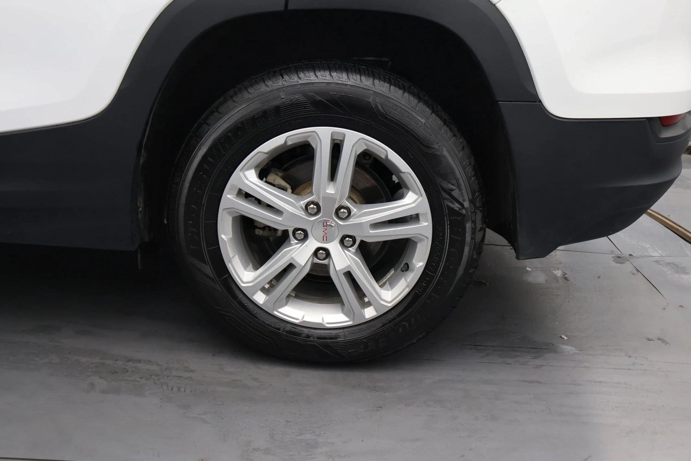 Used 2024 GMC Terrain SLE AWD/4WD image 34