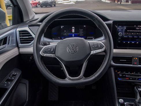 Used 2025 Volkswagen Taos SE image 21