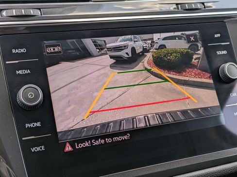 Certified 2023 Volkswagen Tiguan SE FWD image 29