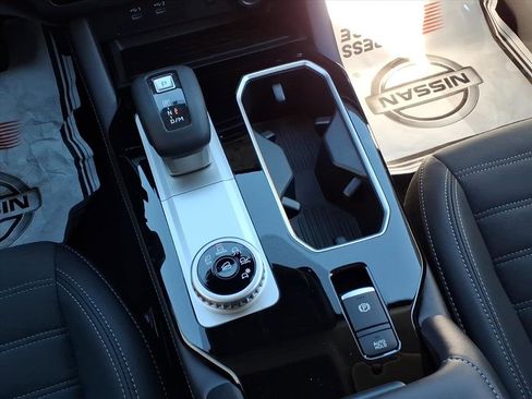 New 2025 Mitsubishi Outlander SE image 23