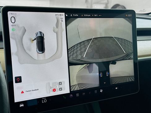 Used 2023 Tesla Model 3 Standard Range image 22