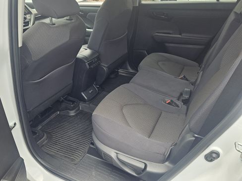 Used 2023 Toyota Highlander LE FWD image 10