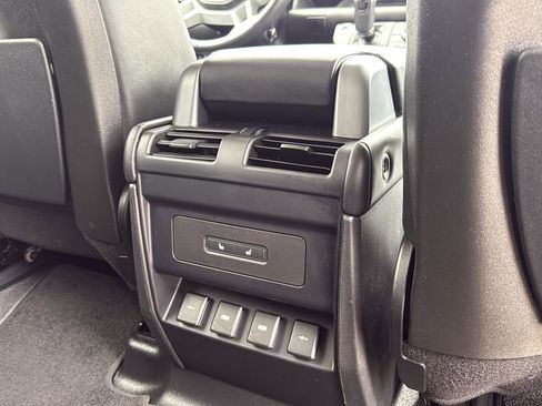 Used 2020 Land Rover Defender 110 First Edition image 27