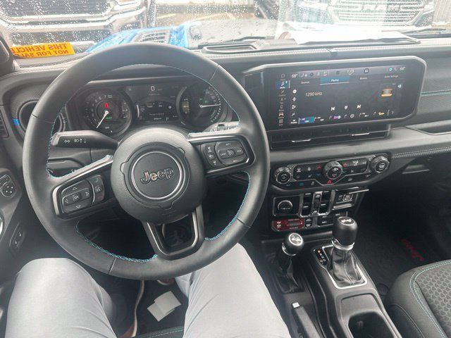 Used 2024 Jeep Wrangler Unlimited Rubicon 4xe w/ Technology Group AWD/4WD image 17