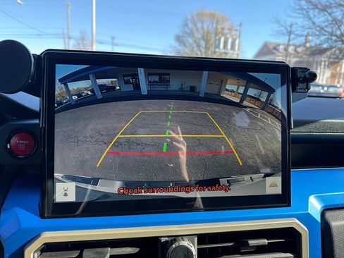 Used 2024 Toyota Tacoma TRD Sport image 21