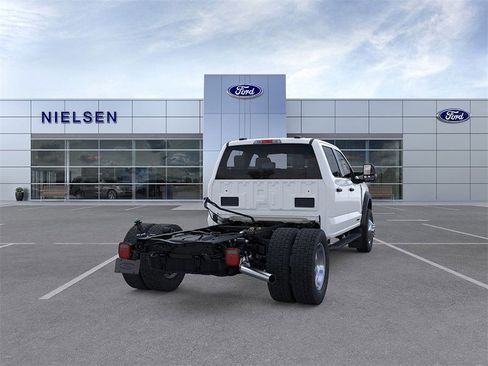 New 2025 Ford F550 4x4 Crew Cab image 8