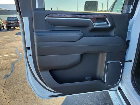 New 2026 GMC Sierra 2500 SLT w/ SLT Convenience Package image 13