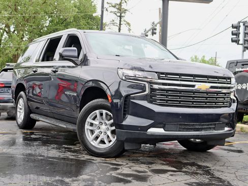 Used 2023 Chevrolet Suburban LT AWD/4WD image 8