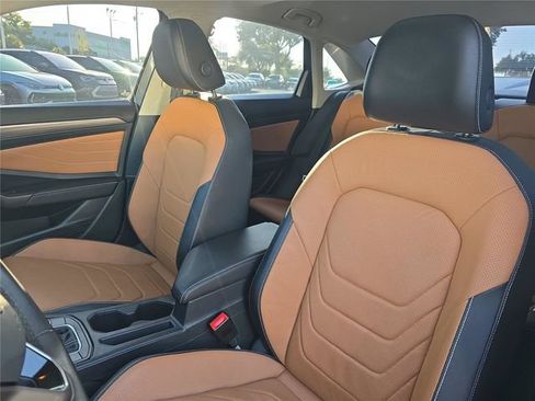 Used 2024 Volkswagen Jetta SEL FWD image 12