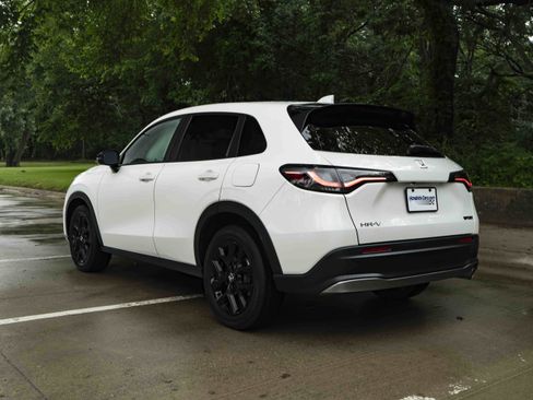 Certified 2025 Honda HR-V Sport image 7