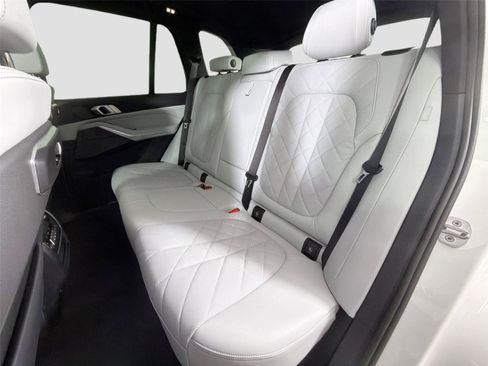 New 2026 BMW X5 xDrive40i AWD/4WD image 24