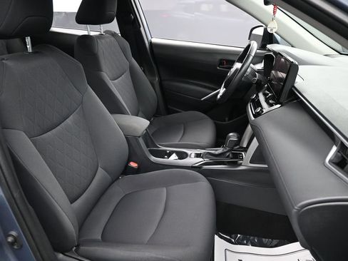 Used 2023 Toyota Corolla Cross LE AWD/4WD image 35