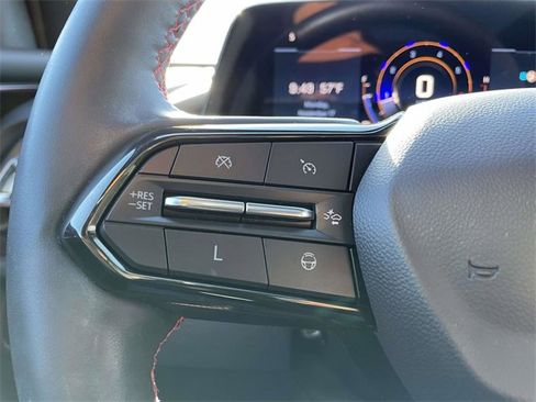 Used 2024 Chevrolet Traverse RS image 27