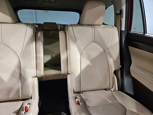 Used 2020 Toyota Highlander Limited image 14